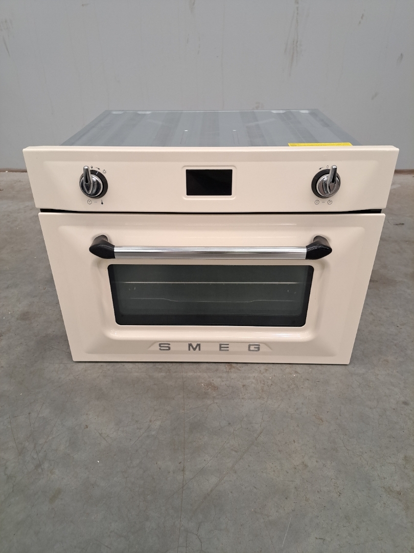 SF4920VCX1 Compact 45cm Victoria Combi Steam Oven in