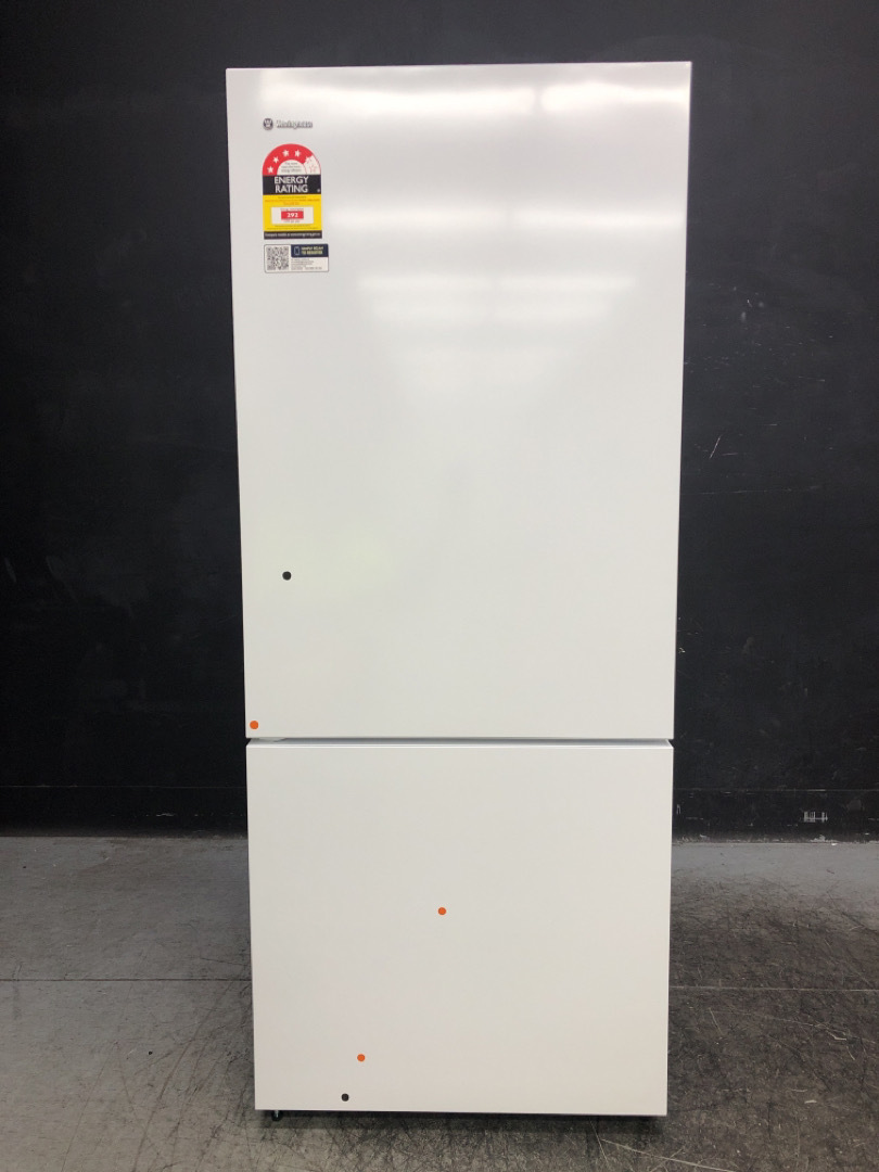 westinghouse 410 litre fridge freezer